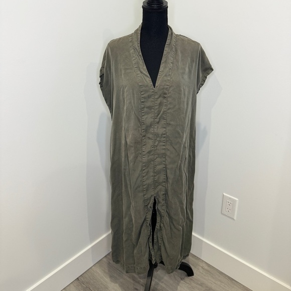 Lacausa Green Tencel V-Neck Front Slit Dress with Pockets (M) - Picture 2 of 10